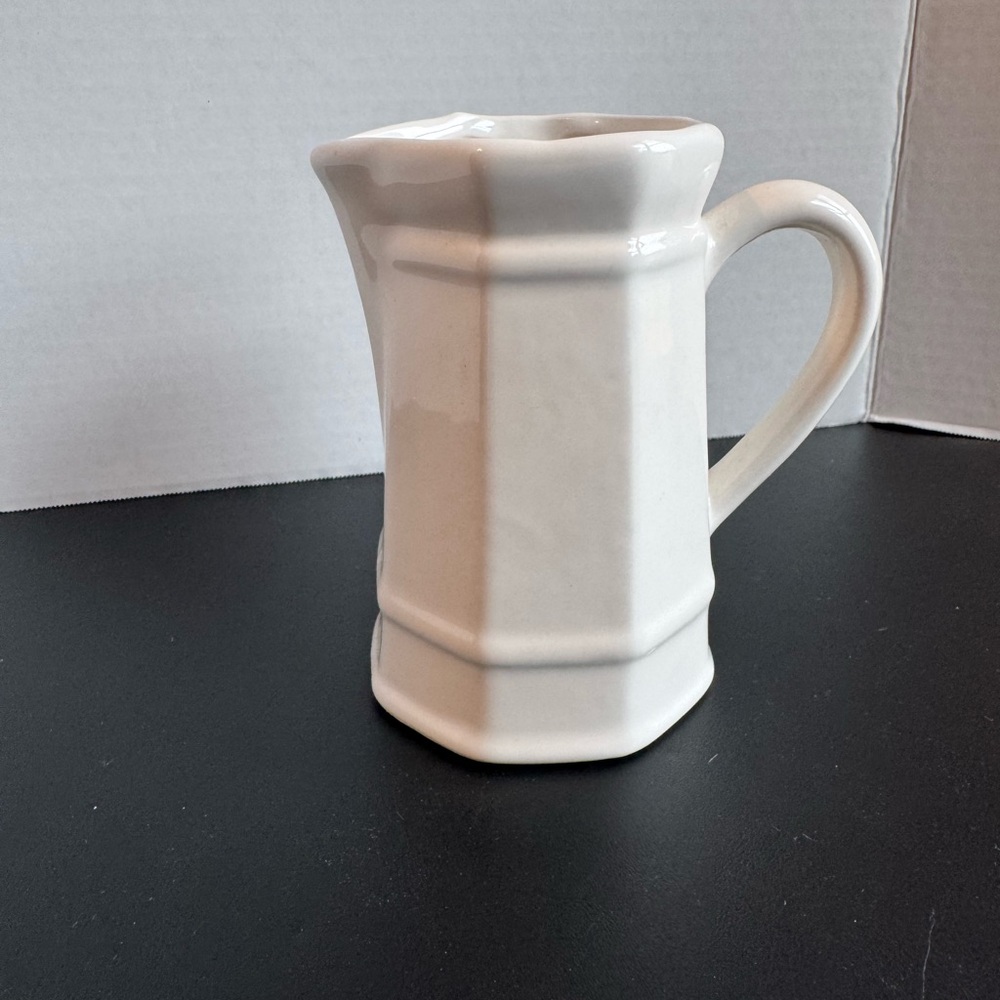 Pfaltzgraff Heritage White Ceramic Creamer